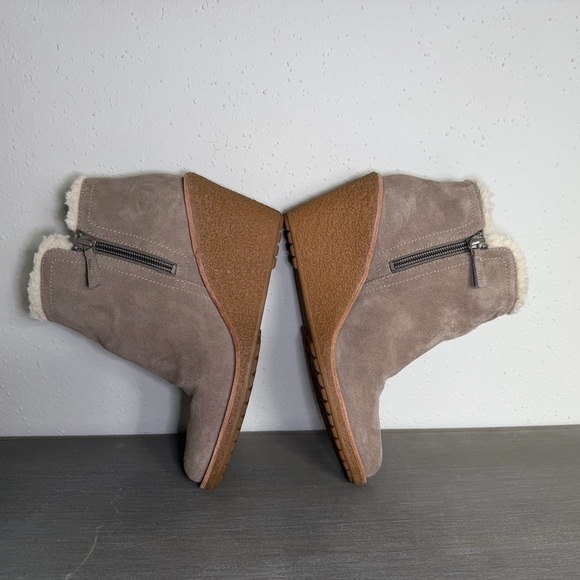 Cole Haan Michelle Faux Fur Lined Suede Wedge Ankle Boots Women’s 6.5B d42523 - Picture 9 of 13